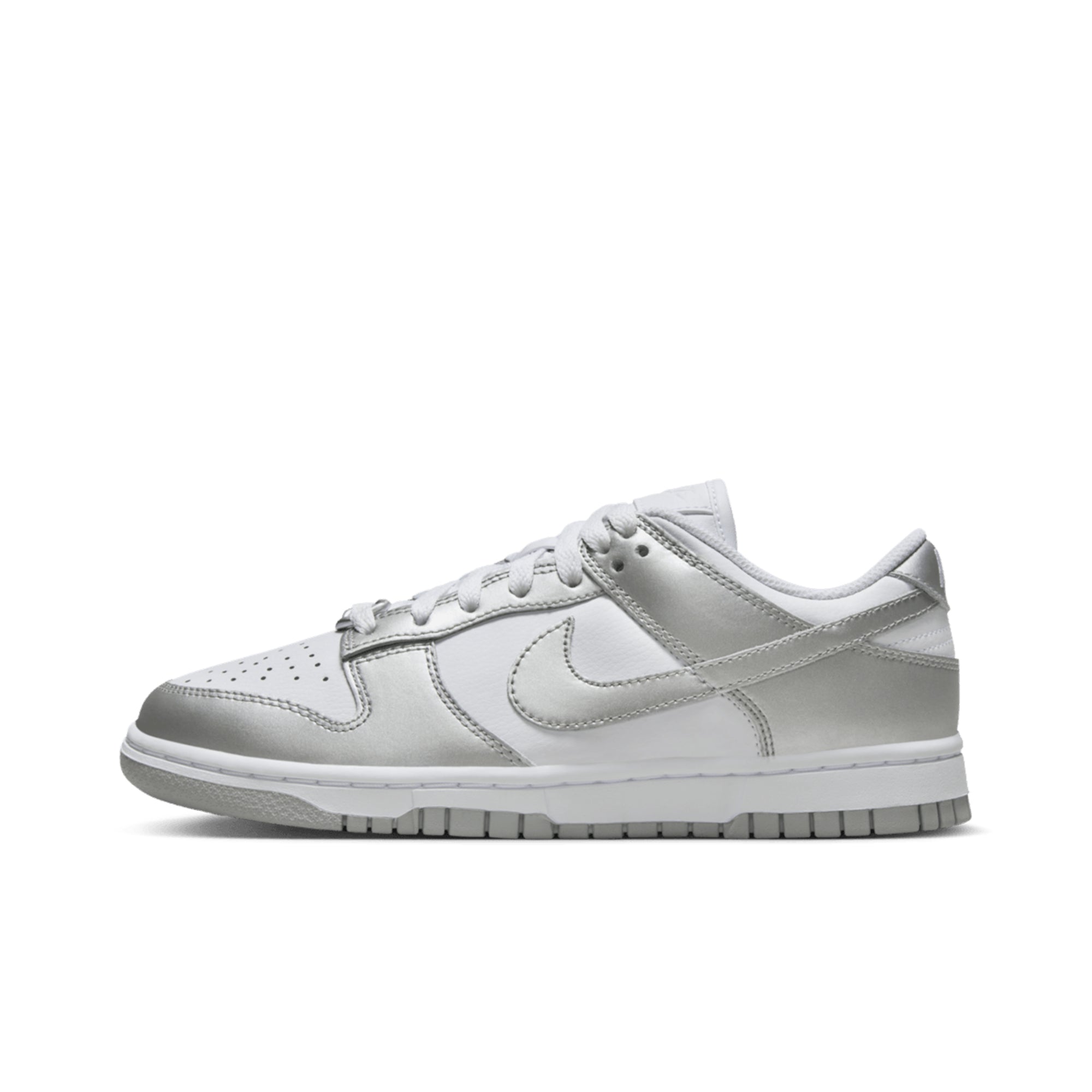 Nike Dunk Low Metallic Silver (W)