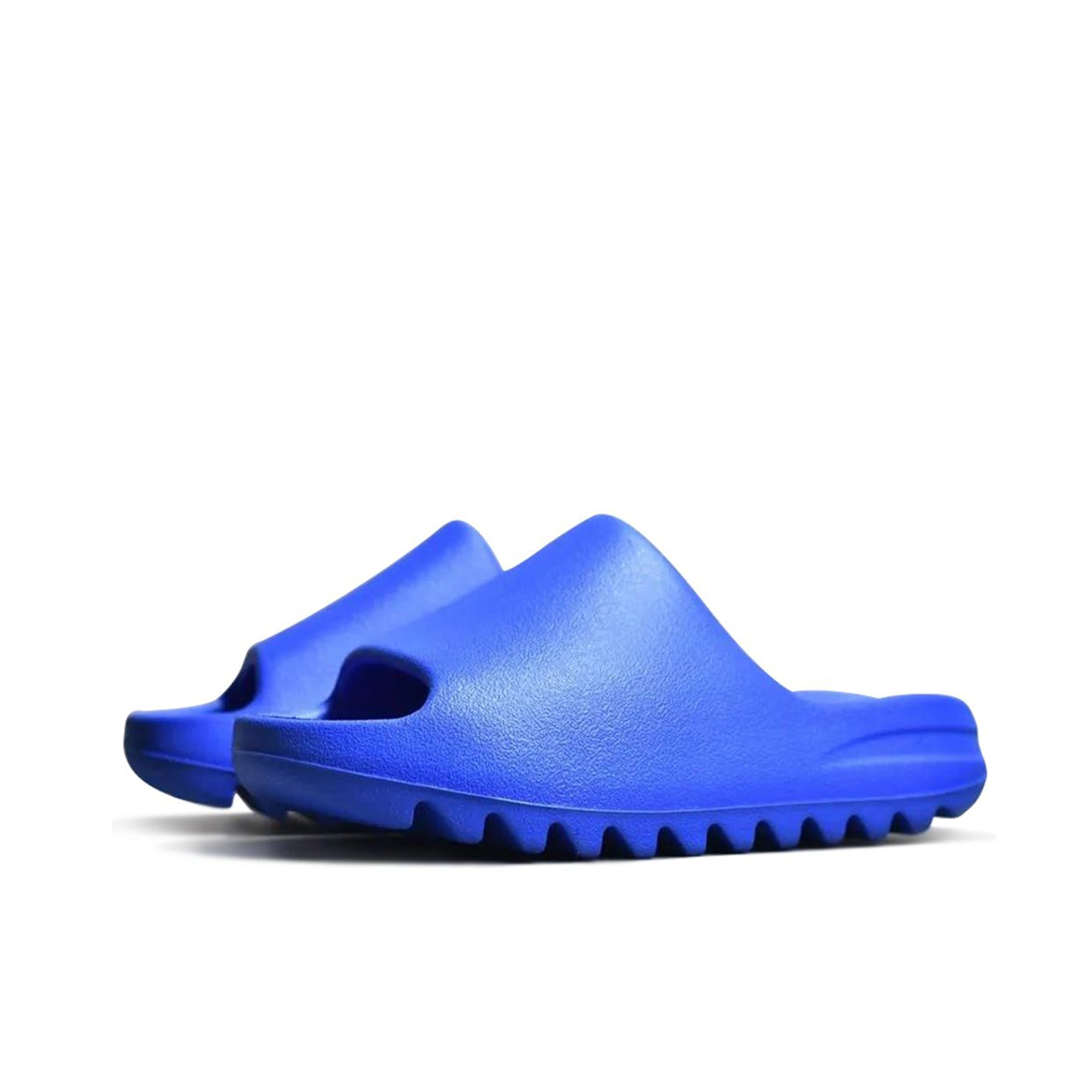 Grade school best sale yeezy slides