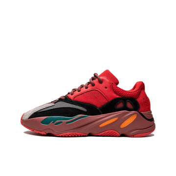 Yeezy Boost 700 V1 haute résolution rouge